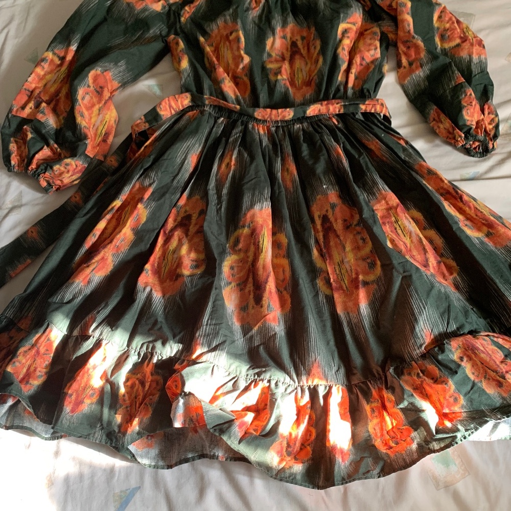 A LOVES A A-LINE DRESS 100% COTTON POPLIN SQUARE NCK BELTED ABSTRACT FLORAL. XS